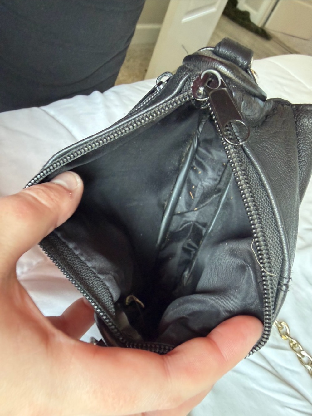 Vintage Y2K Black Faux Leather Crossbody Bag Silver Eagle Chain Strap - Picture 4 of 8